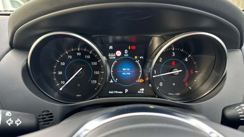 Jaguar F-Pace 2.0d Portfolio 5dr Auto AWD Diesel Estate